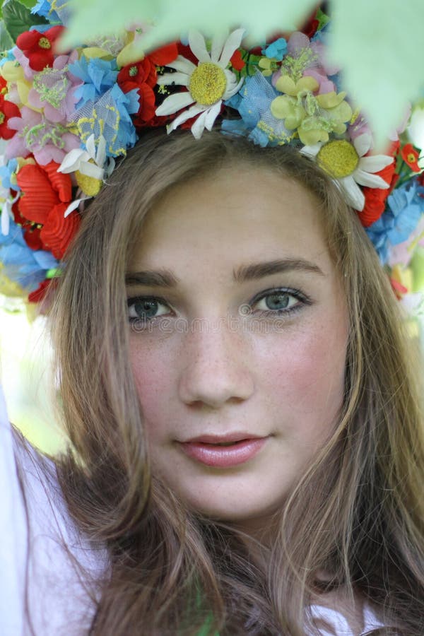 Fille ukrainienne photo stock. Image du blanc, européen 19702972