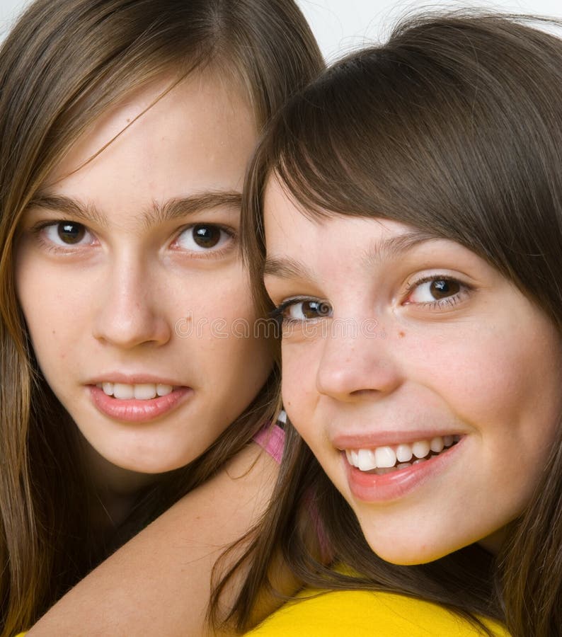 Filles avec du charme image stock. Image du regard, féminin 5125117