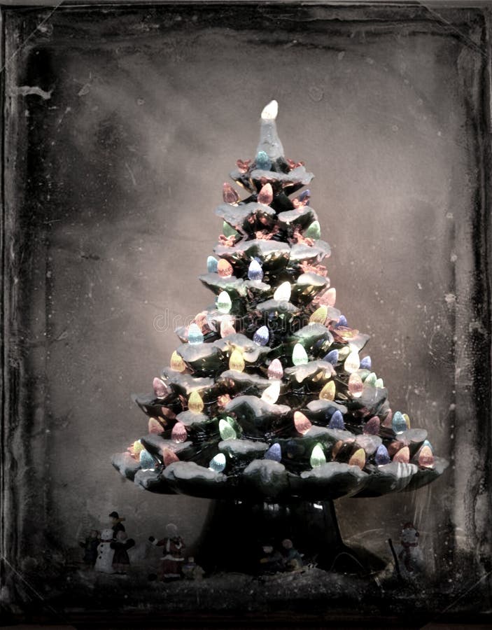 Árvore de Natal antiga imagem de stock. Imagem de morno - 26542903