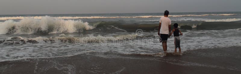 fils de p?re de plage photographie stock fils de p?re de plage photographie stock