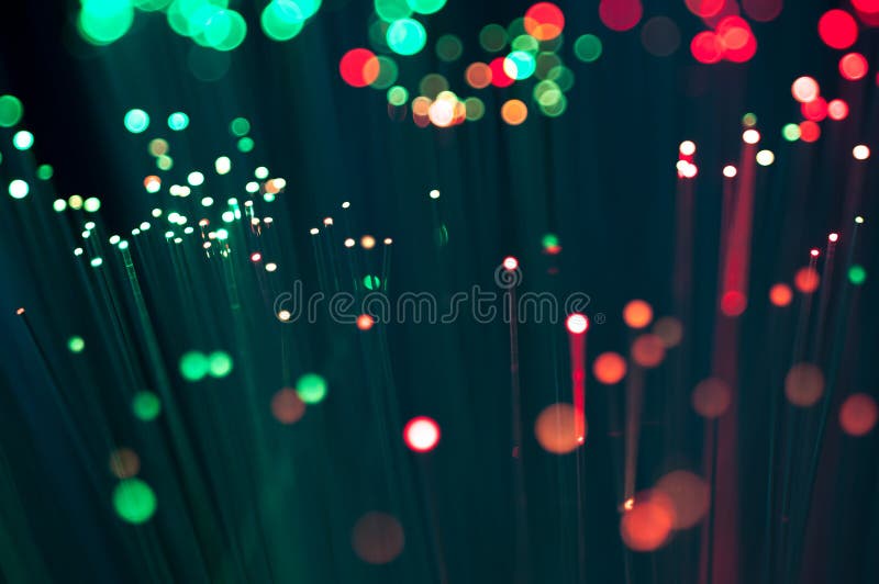 Fim vermelho e verde da fibra ótica acima do tiro macro foto de stock royalty free Fim vermelho e verde da fibra ótica acima do tiro macro foto de stock royalty free