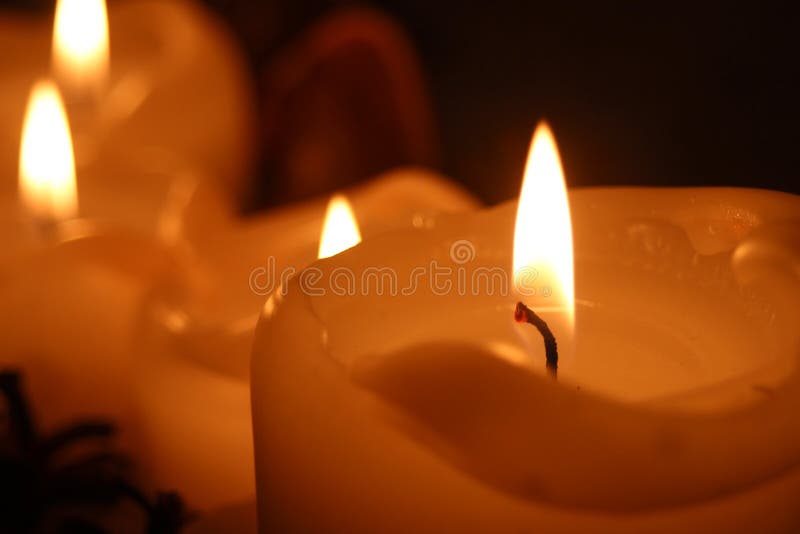 Fin haute de seule bougie photographie stock Fin haute de seule bougie photographie stock
