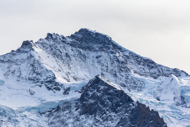 Fin étonnante vers le haut de vue de face nord de la jungfrau Suisse max célèbre images stock