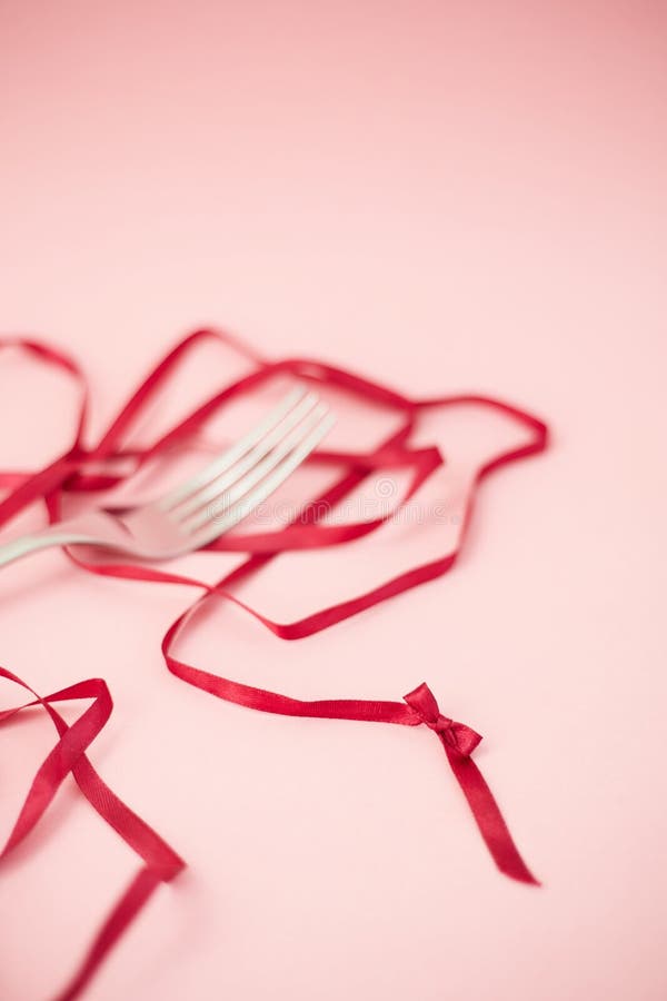 how to tie a ribbon with a fork