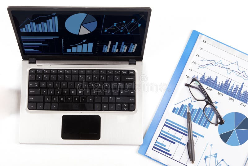 Finansiell analys med affärsdiagram 1 royaltyfri fotografi Finansiell analys med affärsdiagram 1 royaltyfri fotografi