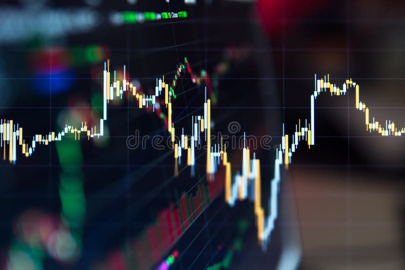 Finanzdiagramm mit hohem Trendliniediagramm lizenzfreies stockfoto Finanzdiagramm mit hohem Trendliniediagramm lizenzfreies stockfoto
