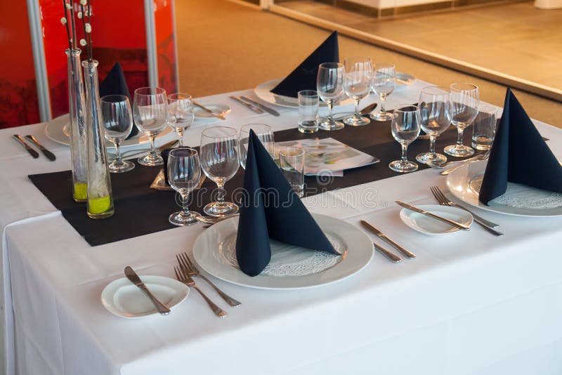 Fine restaurant dinner table place setting stock photos Fine restaurant dinner table place setting stock photos