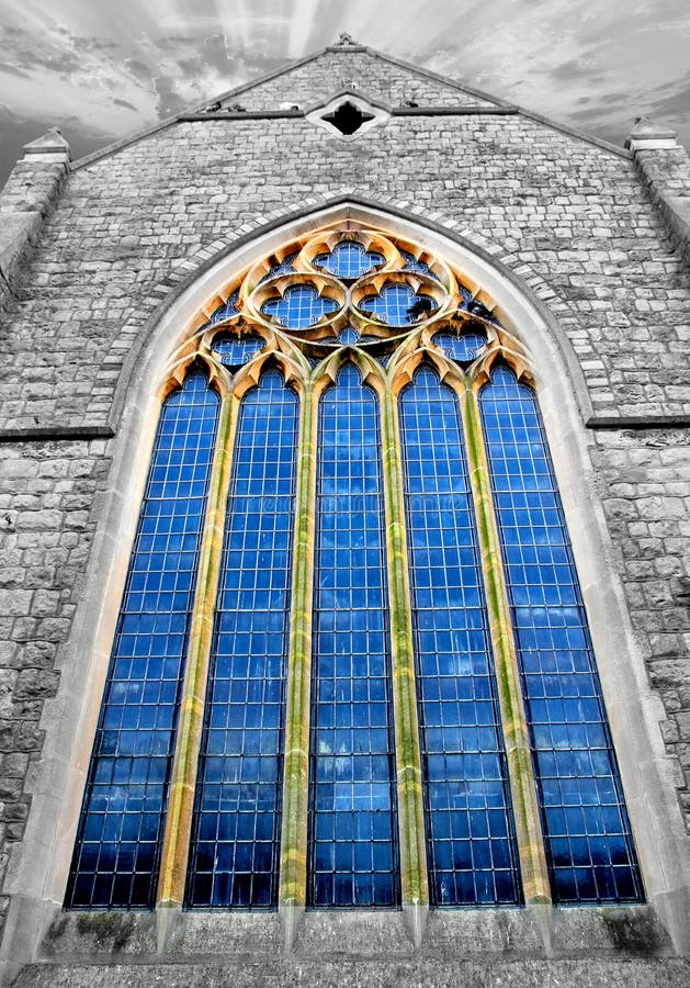 Finestra di vetro della chiesa immagini stock libere da diritti Finestra di vetro della chiesa immagini stock libere da diritti