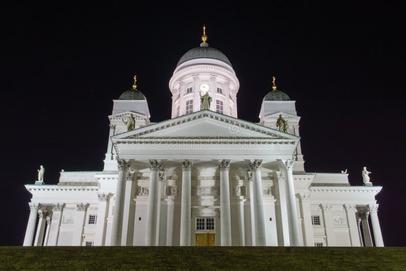 Dom von Helsinki ist die finnische Evangelisch-lutherische Kathedrale.