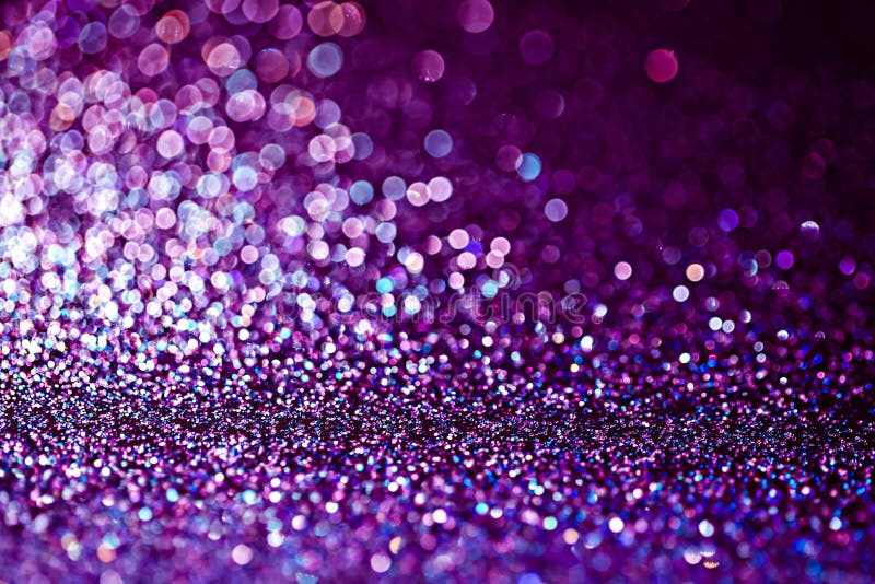 Fioletowy błyszczący raster Abstrakcyjne fioletowe niewyraźne kółka Światła Bokeh z jasnym błyszczącym efektem obraz royalty free Fioletowy błyszczący raster Abstrakcyjne fioletowe niewyraźne kółka Światła Bokeh z jasnym błyszczącym efektem obraz royalty free