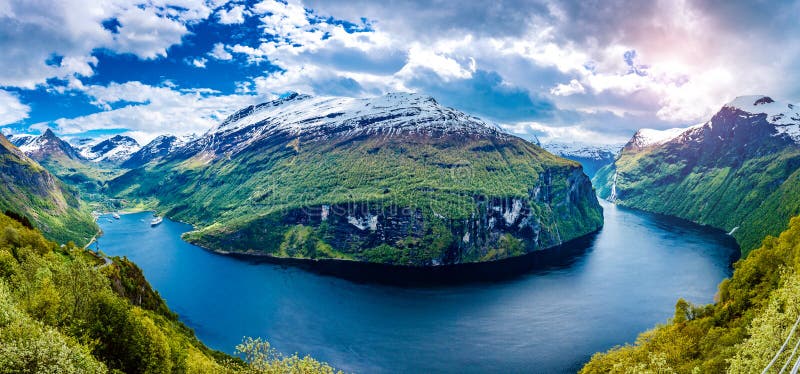 Fiordo di Geiranger di panorama, Norvegia