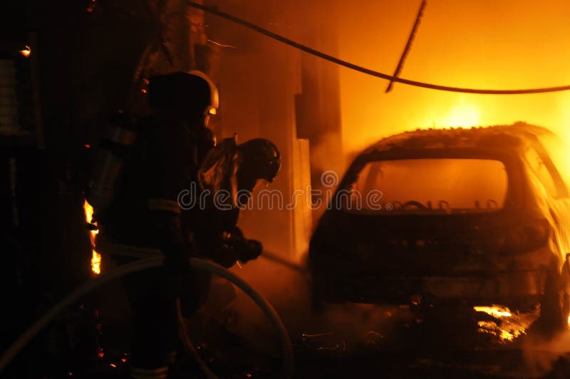 Fire auto repair shop stock image. Image of fire, garage 85366763