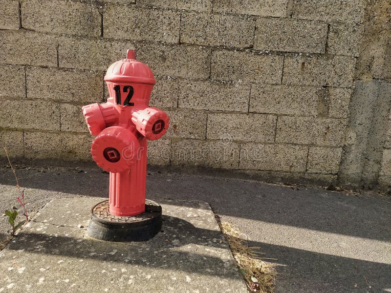 Fire Hydrant in a french little town close to Beauvais. Call 911 in America but 18 in France.
