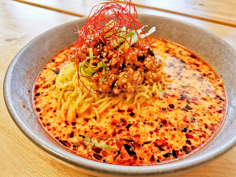 https://thumbs.dreamstime.com/b/fire-spicy-red-minced-pork-tan-ramen-japanese-noodle-soup-served-hot-253184282.jpg