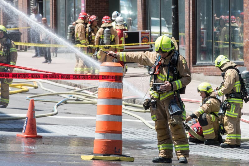 Firefighter take measure on gas leak
