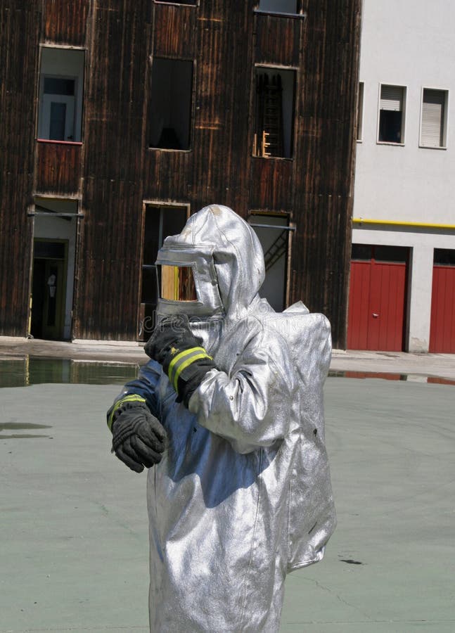 Konzer China Radiation Protection Protective Suit for Disease/Epidemic  Treatment Distributors - China Disposable Coverall and Protective Suit  price | Made-in-China.com