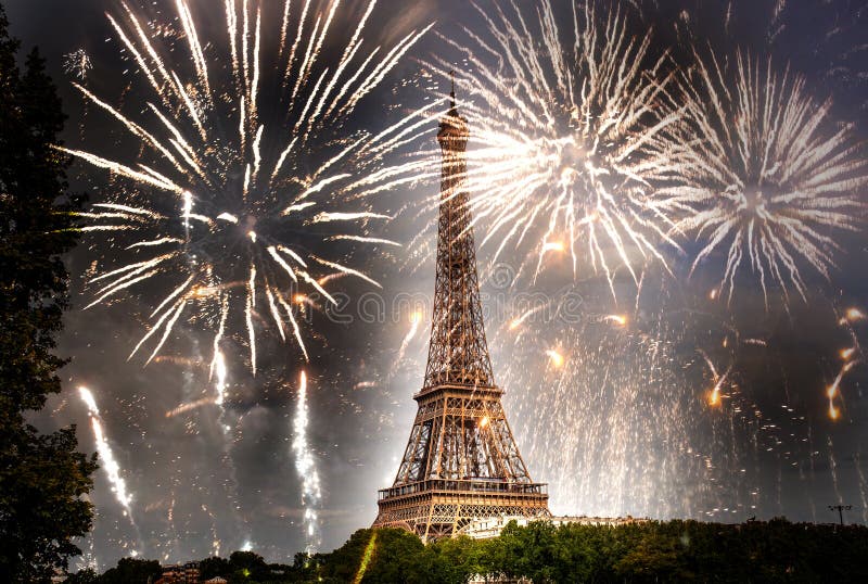 352 Eiffel Tower Fireworks New Year Paris Stock Photos - Free & Royalty ...