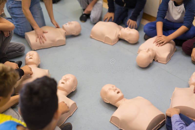 First aid resuscitation course in primary school.