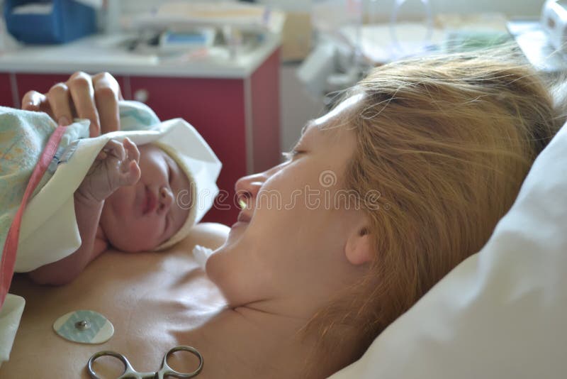 The first moments of mother and newborn after childbirth