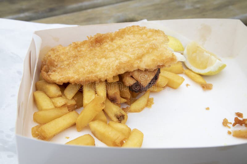 Fisch und Pommes Frites Mittagessen am Nachmittag Tagesausflug mit Freunden brent rowan und einfach nur lizenzfreies stockbild Fisch und Pommes Frites Mittagessen am Nachmittag Tagesausflug mit Freunden brent rowan und einfach nur lizenzfreies stockbild