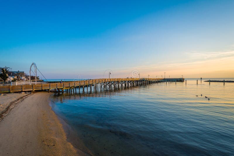 Fischenpier und Chesapeake Bay bei Sonnenaufgang, im Nordstrand