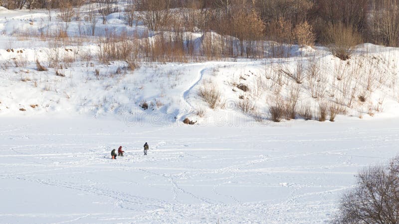 Fischer auf Winterfischen stockfotos Fischer auf Winterfischen stockfotos