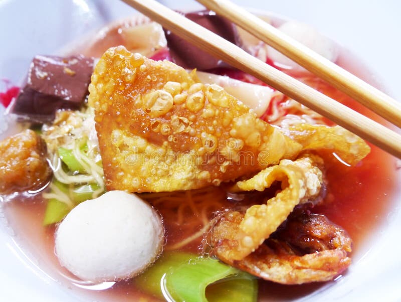 fishball noodles foo TAU Yong θαλασσινών ρυζιού στοκ εικόνα με δικαίωμα ελεύθερης χρήσης fishball noodles foo TAU Yong θαλασσινών ρυζιού στοκ εικόνα με δικαίωμα ελεύθερης χρήσης