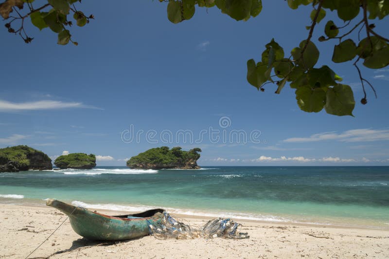 Fishermansschip Op Het Strand Van Watu Karung Pacitan Fishermansschip Op Het Strand Van Watu Karung Pacitan