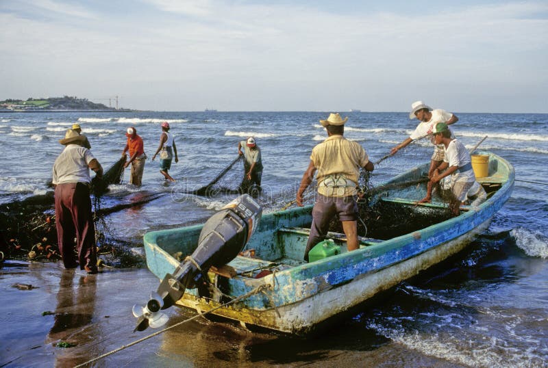 Fishermen working in a beach near the port of Veracruz