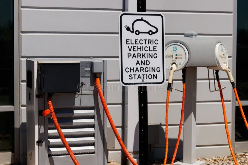 Electric Vehicle Quick Charger at a local Nissan Car Dealership. The Nissan LEAF EV is a best-selling vehicle II royalty free stock images Electric Vehicle Quick Charger at a local Nissan Car Dealership. The Nissan LEAF EV is a best-selling vehicle II royalty free stock images