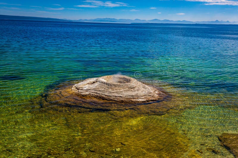 https://thumbs.dreamstime.com/b/fishing-cone-yellowstone-geyser-west-thumb-basin-national-park-174413278.jpg