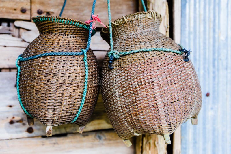 https://thumbs.dreamstime.com/b/fishing-creel-basketwork-made-bamboo-handmade-thailand-78958296.jpg