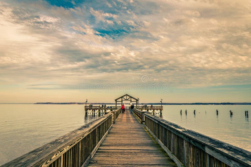 Fishing pier on the Potomac River in Leesylvania State Park, Virginia. royalty free stock photo Fishing pier on the Potomac River in Leesylvania State Park, Virginia. royalty free stock photo