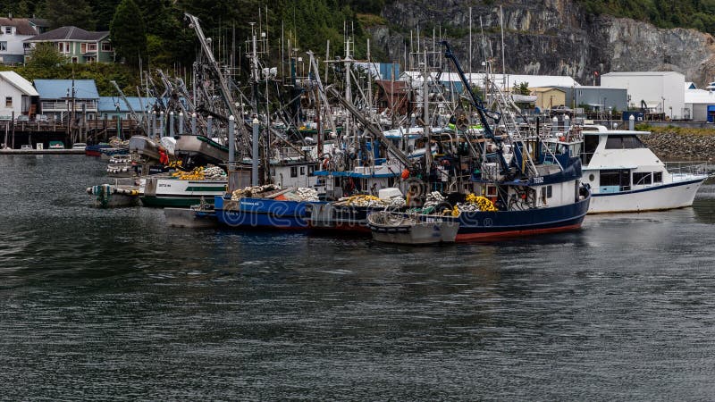 fiska för fartyg royaltyfria bilder fiska för fartyg royaltyfria bilder