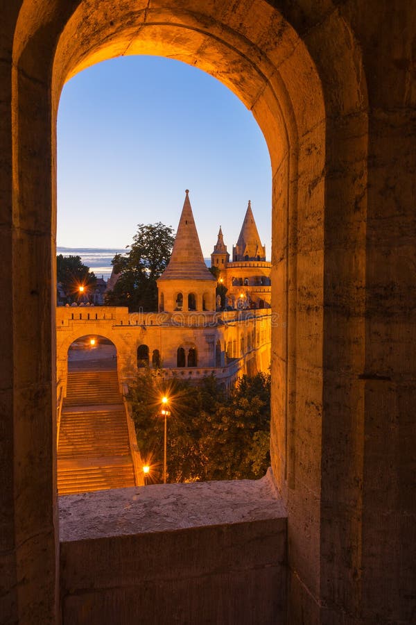 Fiskarens den bastionBudapest Ungern arkivfoto Fiskarens den bastionBudapest Ungern arkivfoto
