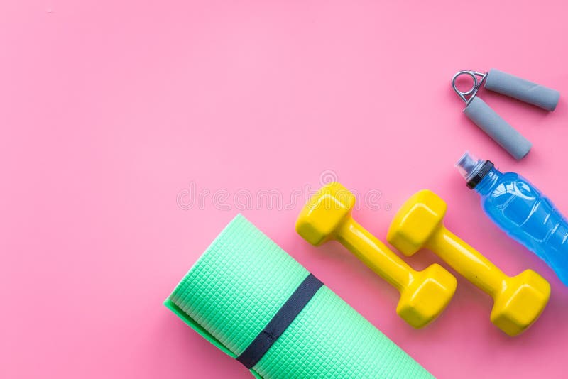 https://thumbs.dreamstime.com/b/fitness-equipment-pink-background-top-view-equipment-sport-exercise-fitness-background-dumbbells-mat-pastel-pink-108172835.jpg