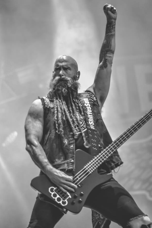 Five Finger Death Punch, Chris Kael Live In Concert 2017 ...