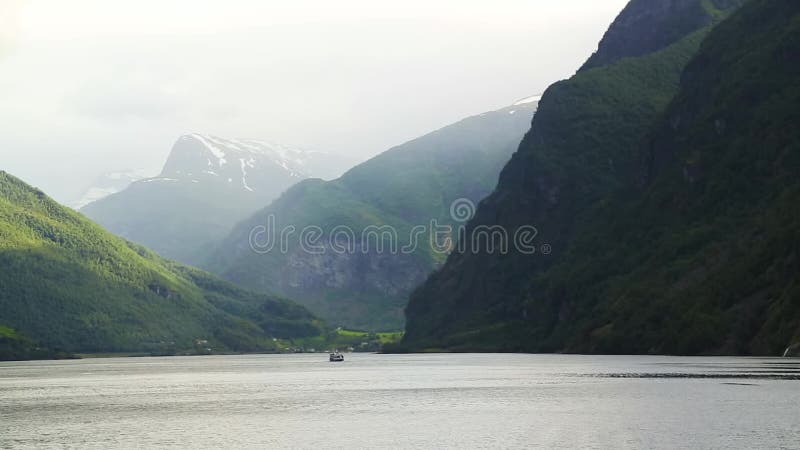 Fjord in Norwegen - Natur- und Reisehintergrund