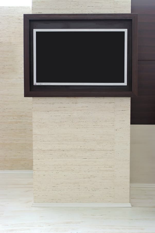 Flacher Bildschirm Fernsehapparat auf Wand lizenzfreies stockbild Flacher Bildschirm Fernsehapparat auf Wand lizenzfreies stockbild