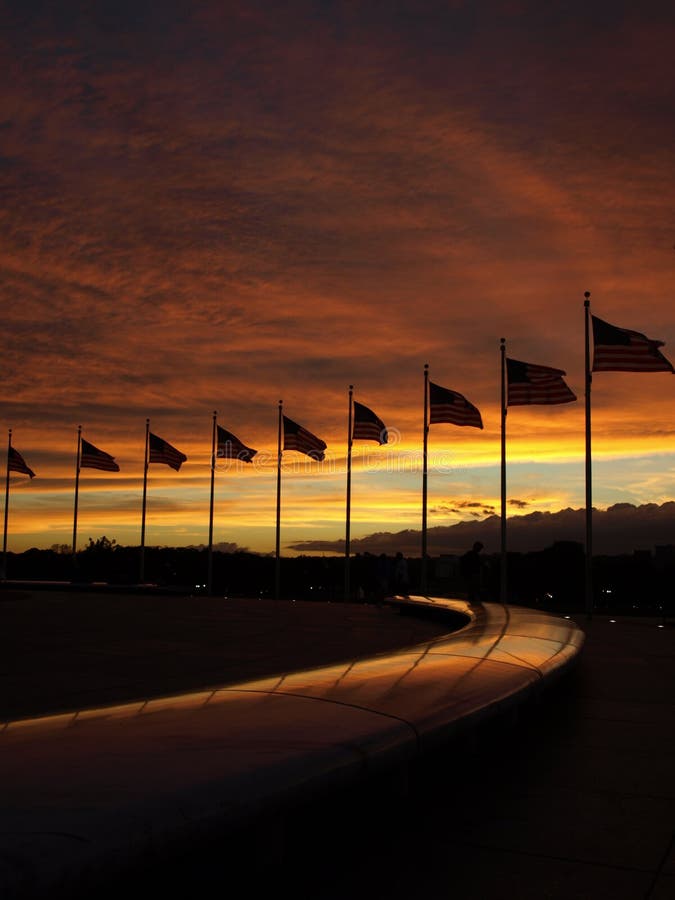 Flag circle around the washington monument