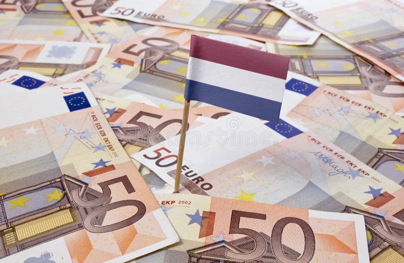 Flaga holandie wtyka w 50 Euro banknotach (serie) obraz stock Flaga holandie wtyka w 50 Euro banknotach (serie) obraz stock