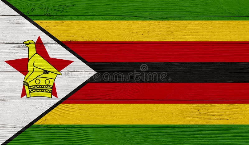 Flaga Zimbabwe o drewnianej strukturze zdjęcia stock