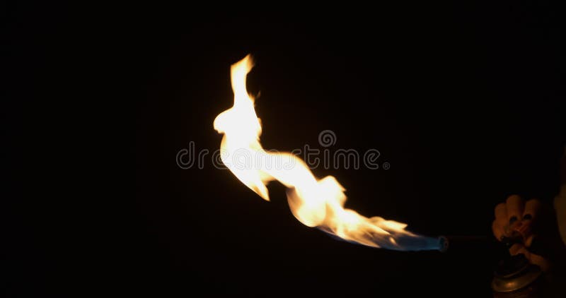 Flame of a gas burner. Regulation of the power of a gas burner. Increase and decrease flame power. Decrease video