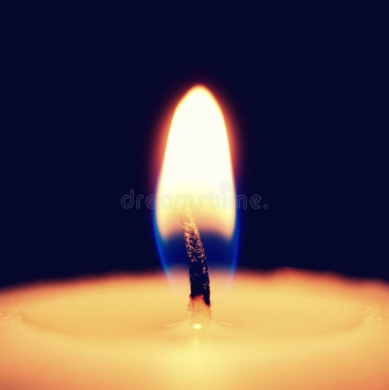 Flamme de bougie d'espoir image stock. Image du espoir - 205886227