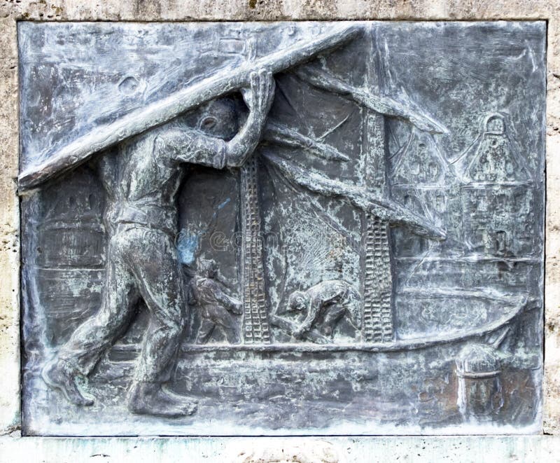 Flat Sculpture Ship Builder Picture. Image 2284654