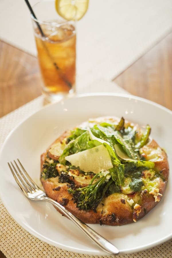 Flatbread Ovenbaked foto de archivo. Imagen de casa 16564392