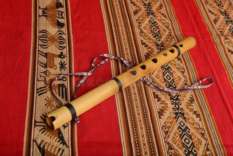 Flauta Andina De La Cacerola Imagen de archivo - Imagen de música