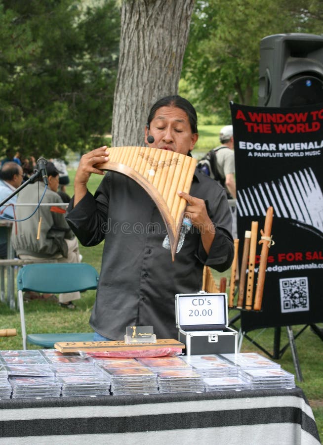 Flauto di Pan Plaer fotografia editoriale. Immagine di musicale 32922241