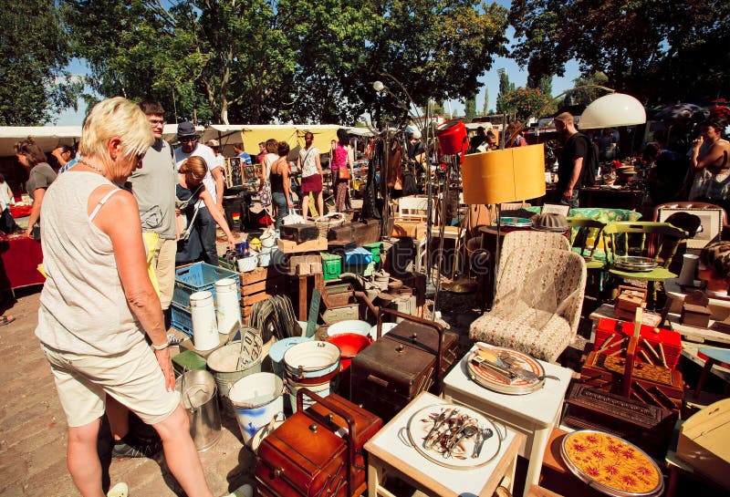 Flea Market with People Choosing Vintage Furniture Editorial Photo - Image of junk, bargain: 61120536