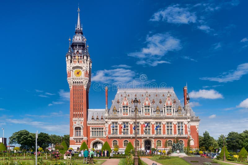 Flemish de Calais e cidade Hall France do Neo-renascimento